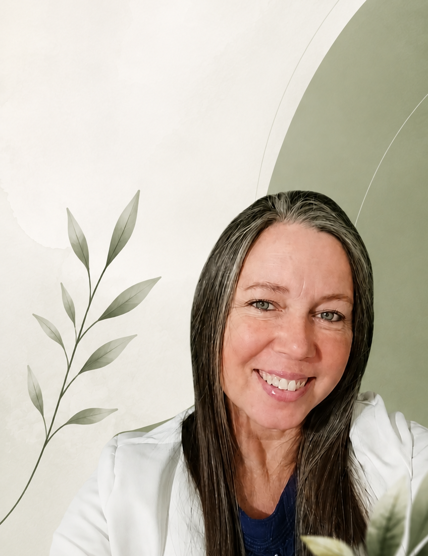 Maria Cláudia, terapeuta TRG, sorrindo